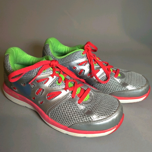 Women's neon colored Nike running/athletic shoes - Picture 2 of 4